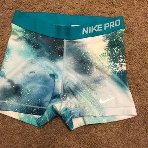 Galaxy Women’s Nike Pros
